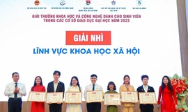 Nhóm sinh viên báo chí lan tỏa thông điệp bảo vệ nền tảng tư tưởng của Đảng