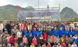 Mang mùa đông ấm lên 10 xã khó khăn vùng núi Cao Bằng