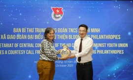 Ẩn hoạ khôn lường từ 'mùi hương quyến rũ' trong thuốc lá điện tử