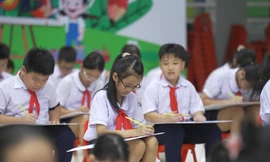 Thiếu nhi thi vẽ về chủ đề sắc màu tình nguyện