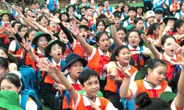 Đại biểu thiếu nhi từ 11 - 16 tuổi tham gia Phiên họp giả định Quốc hội trẻ em 