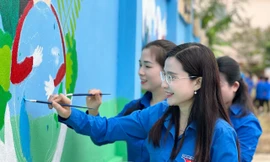 Ngày cao điểm tuổi trẻ cả nước xây dựng đô thị văn minh, giải quyết thủ tục hành chính