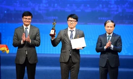 Vinh danh 10 tài năng Quả Cầu Vàng và 20 nữ sinh khoa học công nghệ Việt Nam năm 2022
