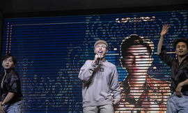 Ca sĩ Đức Phúc, Quán quân The Voice 2015 bùng nổ tại lễ trao giải Red Carpet do Đoàn trường Chuyên Đại học Sư Phạm tổ chức.