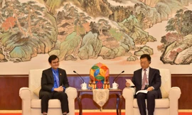 Bí thư thứ nhất T.Ư Đoàn Bùi Quang Huy chào xã giao lãnh đạo Khu tự trị Dân tộc Choang Quảng Tây, Trung Quốc