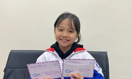 Em Nguyễn Ngọc Trinh - lớp 4C1, trường Đoàn Thị Điểm gây xúc động với hành động đẹp dành toàn bộ tiền mừng tuổi góp phần mua khẩu trang tặng người dân