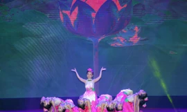 Lung linh Đêm hội Trăng Rằm của thiếu nhi Tây Hồ 