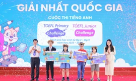 Hai học sinh tiểu học đạt điểm tuyệt đối thi TOEFL Junior 