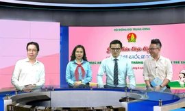 Các đại biểu giao lưu tại chương trình