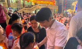 Hà Nội trao 100 suất học bổng cho thiếu nhi mồ côi dịp Trung thu 