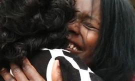 Bà mẹ gặp lại con 'đã chết' sau 50 năm