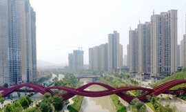 Cầu đi bộ Dragon King Kong ở thành phố Trường Sa, tỉnh Hồ Nam, Trung Quốc được khánh thành hôm 18/9, China News đưa tin. 