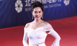 'Hoàng Dung' Chu Nhân bị chê mặc xấu tại Liên hoan phim