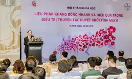 PGS. TS. BS. Phạm Nguyễn Vinh, Giám đốc Y khoa Bệnh viện Tâm Đức, chủ tọa hội thảo.