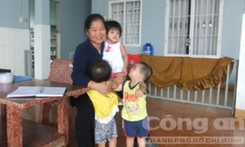 Soeur Hường và các cháu trong Mái Ấm Tín Thác