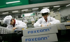 Công nhân trong một nhà máy của Foxconn. Ảnh: Reuters