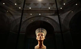 Tượng nữ hoàng Nefertiti được tìm thấy năm 1912. Ảnh: Corbis.