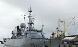 Tàu Vendemiaire cập cảng Tiên Sa. Ảnh: Thanh Trần.