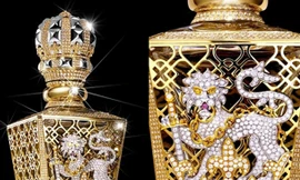 Chi tiết tinh xảo trên chai nước hoa đắt nhất thế giới "No 1 Passant Guardant".