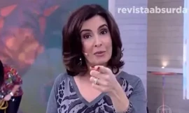 Fatima Bernardes trong bản tin thông báo nhầm Ronaldo đã qua đời. (Nguồn: YouTube) 