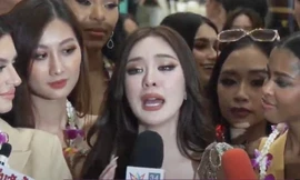 Hoa hậu Hòa bình Thái Lan khóc nức nở ở sân bay 