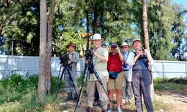 Chi vài nghìn USD cho tour xem chim ở Việt Nam, khách nhà giàu không tiếc tiền