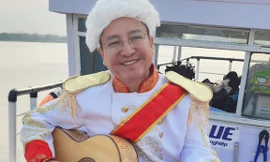 NSƯT Chí Trung: 'Cát-xê phim Tết chỉ đủ đổ xăng'