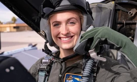 Thiếu úy không quân đăng quang Hoa hậu Mỹ 2024