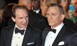 Ralph Fiennes (trái) và Daniel Craig sẽ thành cặp M-007 mới trên màn ảnh