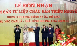 Việt Nam đón bằng di sản tư liệu thứ 4 - châu bản triều Nguyễn. Ảnh: Hà Phạm
