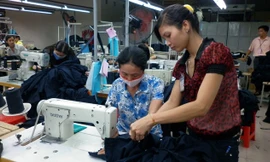 Giám đốc lương cao, công nhân lương còm cõi