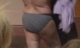 Giáo sư thoát y ngay trên bục giảng