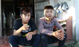 Lộc (trái) tiếp tục đi học còn Hùng đã phải nghỉ do bị tạm giam lâu