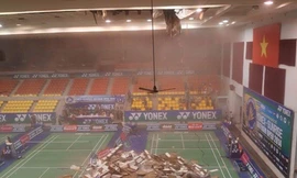 Hiện trường vụ sập trần nhà thi đấu Phan Đình Phùng tại TPHCM tối 2/9. Ảnh: Dân Trí