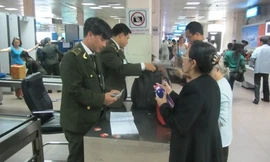 Kiểm tra ở sân bay. Ảnh minh họa