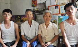 Nam, Hòa và ông bà