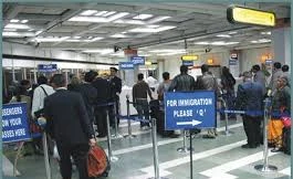 Nghiêm cấm sách nhiễu khi làm thủ tục nhập cảnh