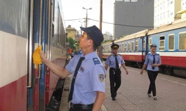 Không cần đầu tư lớn, ngành đường sắt có thể cải thiện hình ảnh bằng những việc cụ thể. Ảnh: Sỹ Lực