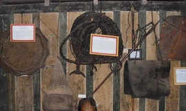 Tặng bảo tàng đồ nghề bắt voi rừng của Vua Voi