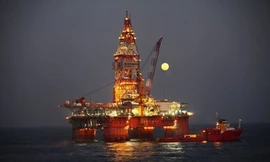 Giàn khoan 981 của Trung Quốc di chuyển trong đêm