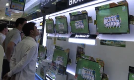 Cho mượn tivi xem bóng đá cũng khó thu hút khách hàng