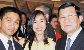 Trần Thắng (bên trái) được mời đến gặp gỡ Chủ tịch nước Trương Tấn Sang tại hội nghị giáo dục, khi đoàn công tác cấp cao của Việt Nam làm việc tại Mỹ, hồi tháng 7/2013