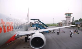 Sân bay Cát Bi tê liệt vì mây mù