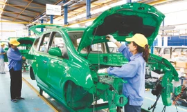 Hiện ngành công nghiệp ô tô chúng ta chỉ làm được vỏ, gò hàn, sơn, một số nội thất cấp thấp. Ảnh: Hồng Vĩnh