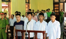 Bốn bị cáo tại phiên xử