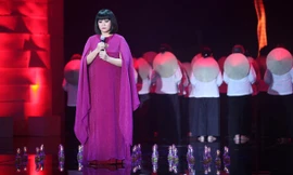 Cẩm Vân với Bài ca không quên. Ảnh: Hoàng Hiển