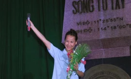 Nhạc sĩ Giáng Son trong chuyến đi Trường Sa tháng 5/2013. Ảnh: Nhân vật cung cấp