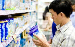 Giá sữa bán lẻ đồng loạt giảm