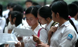 Cả thầy cô và học sinh vẫn chưa biết dạy và ôn thi môn văn tốt nghiệp THPT ra sao! Ảnh: Hồng Vĩnh