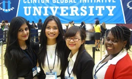 Thanh Huyền (thứ hai từ phải sang) tham dự chương trình tại Mỹ tháng 3/2014. Ảnh: NVCC